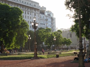 Quiet Sunday afternoon in glorious Plaza del Congreso